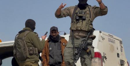 الاحتلال يعتقل أحد رعاة الأغنام بمسافر يطا