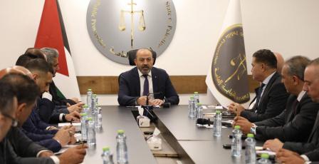 النائب العام يؤكد نهج التحديث المؤسسي وتعزيز كفاءة العمل في اجتماع موسّع مع قيادات النيابة