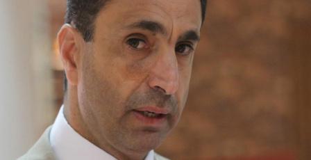 "مريول" امام الدبابة