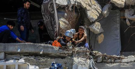 13 شهيدا في غزة أمس: استشهاد طفلة متأثرة بإصابتها في دير البلح