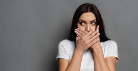 الحازوقة.. طبيب يوضح متى تتحول إلى مؤشر صحي مقلق