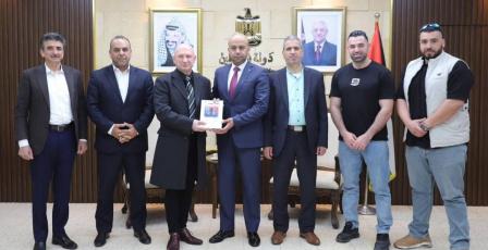 الدكتور حمايل يستقبل الشاعر الروسي فاديم تيريوخن المنسق العام لرابطة اتحادات كتاب البريكس