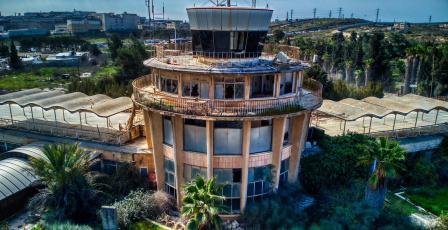 محافظة القدس تحذّر من مخطط استيطاني لإقامة مركز تراث بمطار القدس