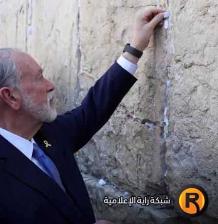 هاكابي سفيرٌ أحمق خدم روايتنا