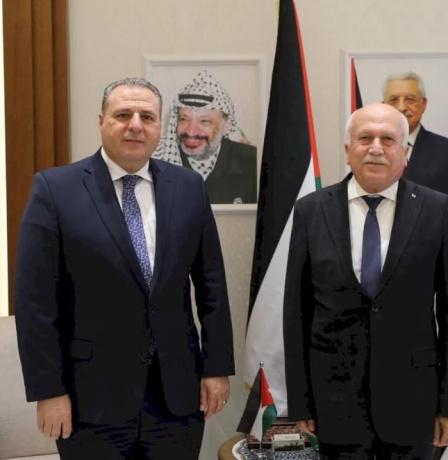  وزير الاقتصاد يبحث مع السفير الأردني تعزيز التعاون الاقتصادي ومتابعة مخرجات اللجنة المشتركة