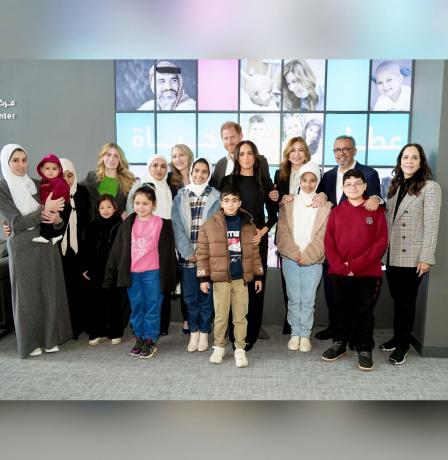 بالصور: الأمير هاري وزوجته ميجان يزوران أطفال غزة في مستشفى بالأردن