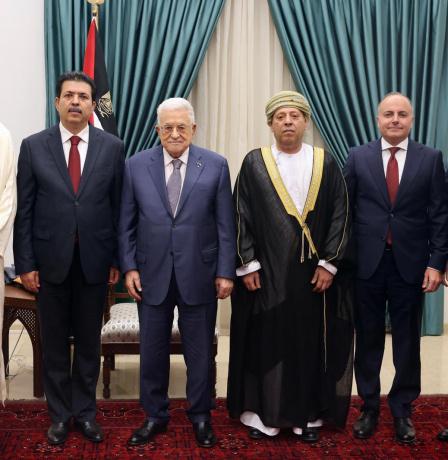 الرئيس يستقبل السفراء العرب المقيمين والمعتمدين لدى دولة فلسطين