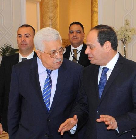 الرئيس عباس يؤكد للسيسي أهمية عدم الازدواجية وإنشاء نظم وقوانين جديدة في غزة