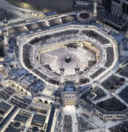 أدعية ليلة القدر مكتوبة 2026.. أفضل 50 دعاء مستجاب مكتوب في ليلة 27 رمضان 1447