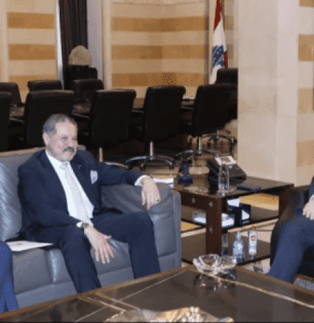 رئيس مجلس الوزراء اللبناني يستقبل الممثل الخاص للرئيس الفلسطيني ويبحثان أوضاع المخيمات والنزوح