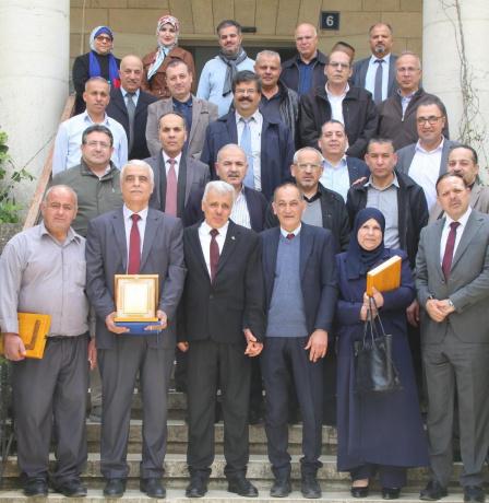 "التربية" تكرم عدداً من كوادرها المتقاعدين