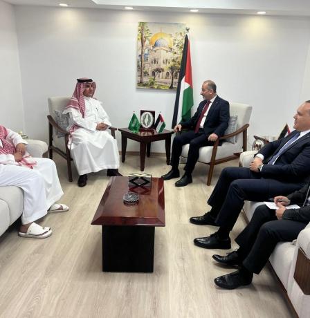 السفير العكلوك يستقبل المندوب الدائم للسعودية لدى الجامعة العربية