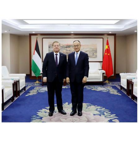 السفير عواد يشارك في المؤتمر الثالث رفيع المستوى لمنتدى العمل العالمي من أجل التنمية المشتركة في بكين