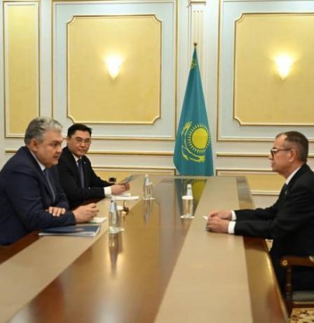 أبو زيد يبحث مع وزير خارجية كازاخستان تطورات الأوضاع في الأراضي الفلسطينية