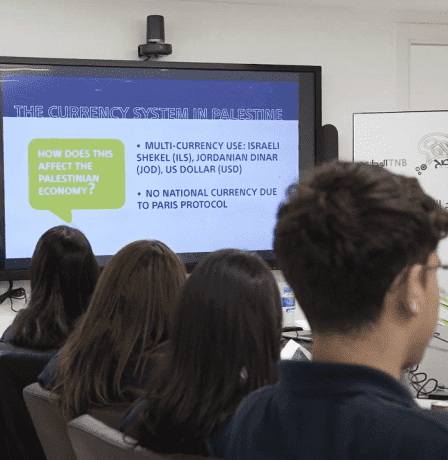 البنك الوطني ينظم حفل تخرج الفوج الرابع من برنامج التثقيف "ابداها صح"