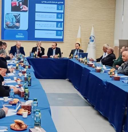 النقل والمواصلات تبحث توسيع حلول الدفع الإلكتروني في النقل العام