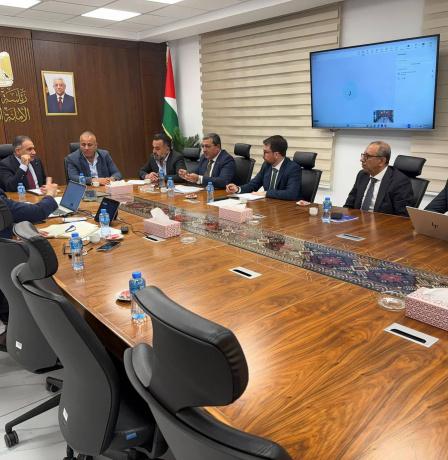 اللجنة التوجيهية لبرنامج "شمسي فلسطين" تُعلن عن إطلاق البرنامج مطلع أيار 2026.