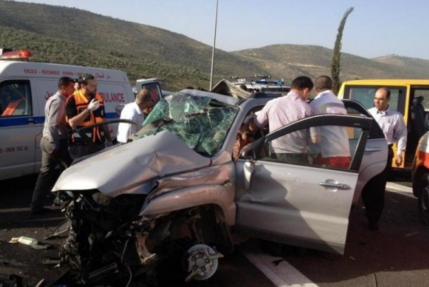 4 إصابات بينها خطيرة في حادث سير 
