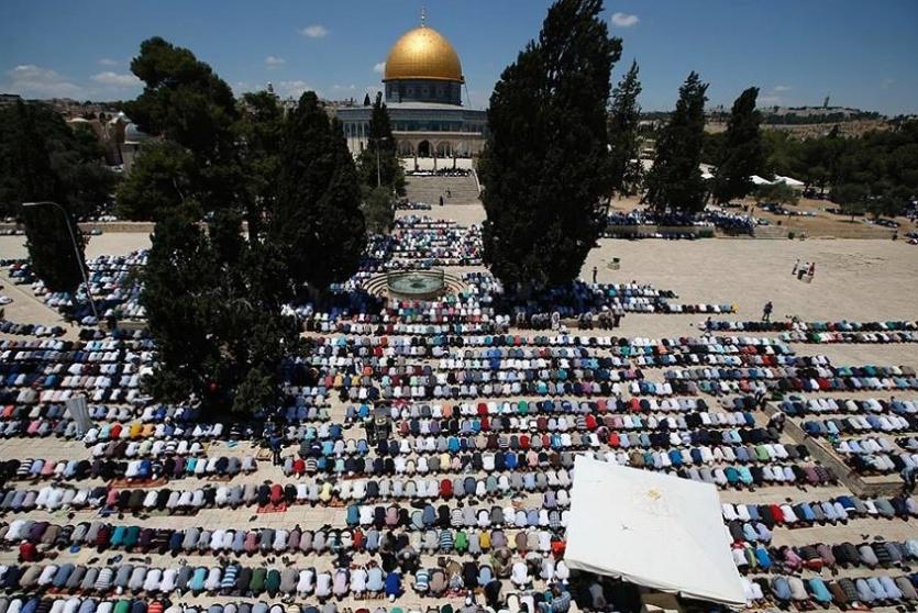 صلاة الجمعة في الأقصى - ارشيف 