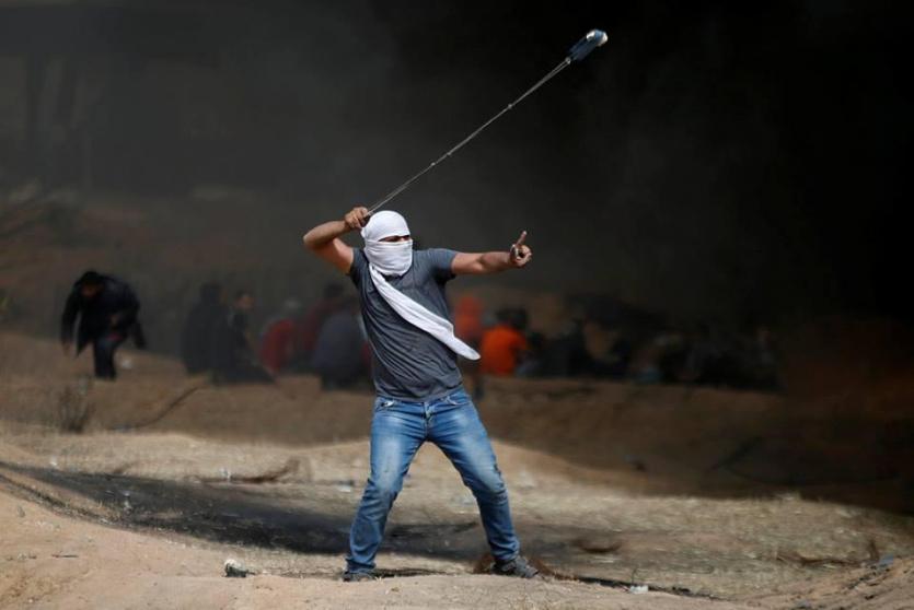 صورة من احداث مسيرة العودة في غزة الجمعة