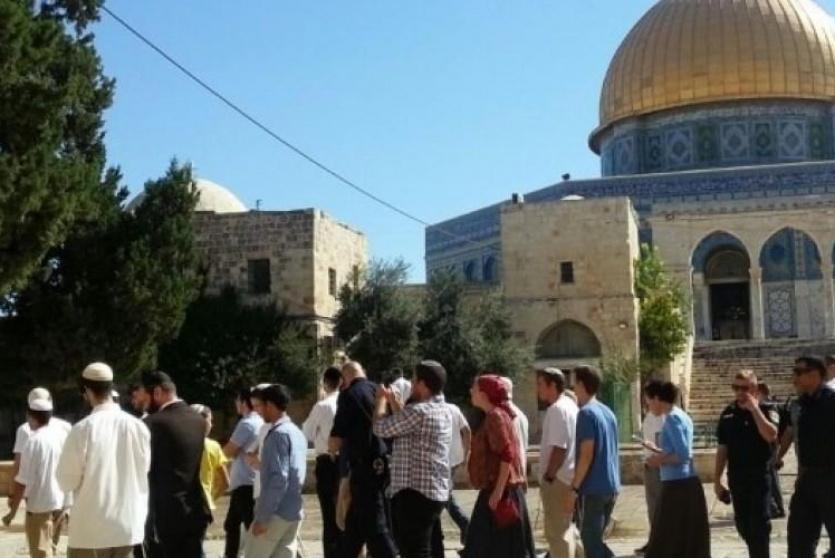 مستوطنون خلال اقتحام المسجد الاقصى- ارشيف