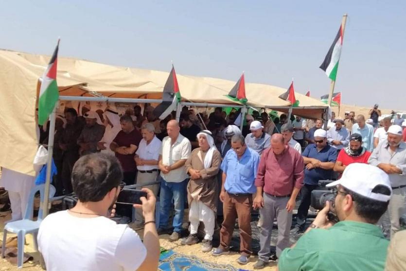 صلاة الجمعة في خيمة الاعتصام 