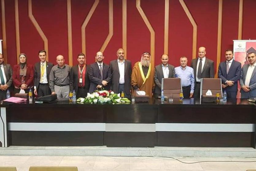 جانب من الندوة 