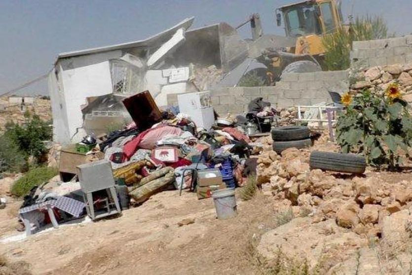 هدم غرفة سكنية