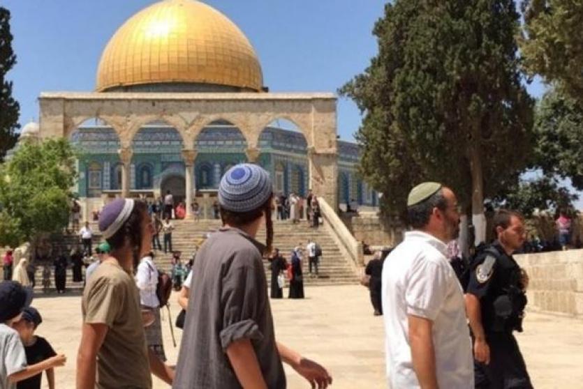 مستوطنون خلال اقتحام المسجد الاقصى- ارشيف