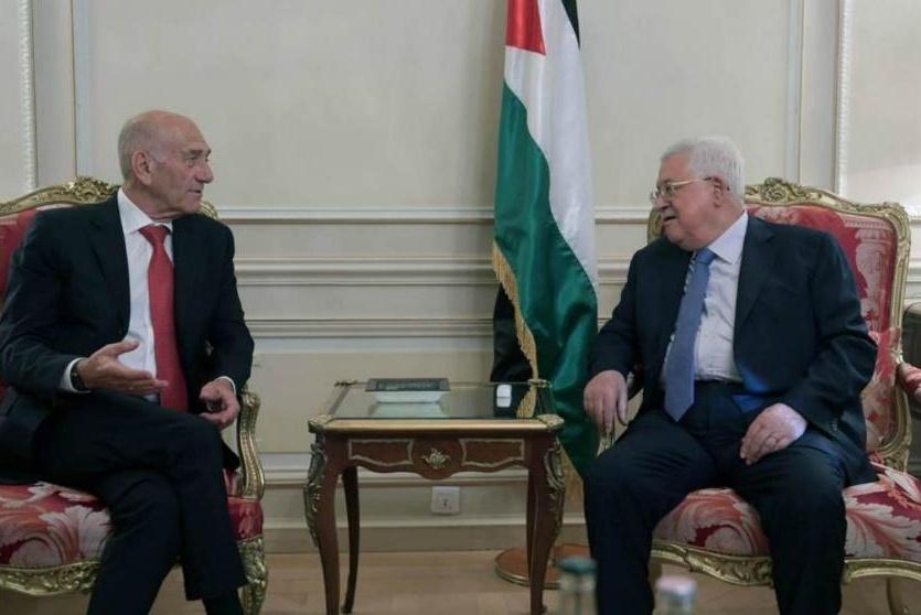 الرئيس عباس واولمرت