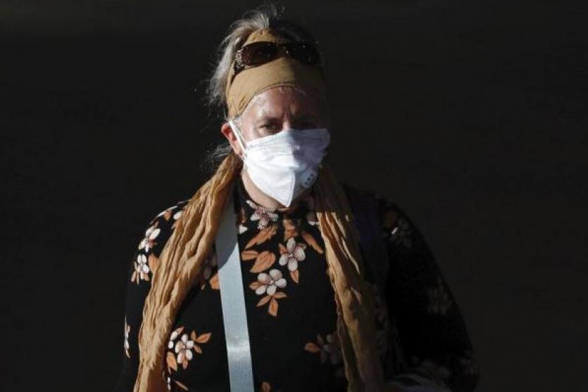 حمى كورونا- مطار 