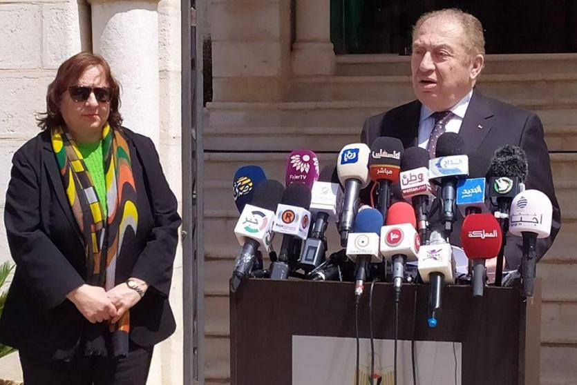 وزير الاقتصاد خلال الايجاز الصباحي