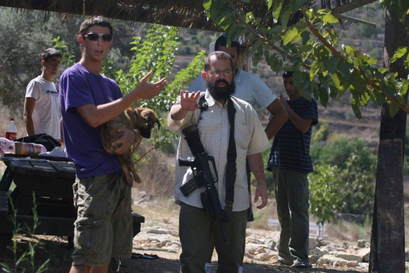  شرق رام الله.. مستوطنون يستولون على أراض