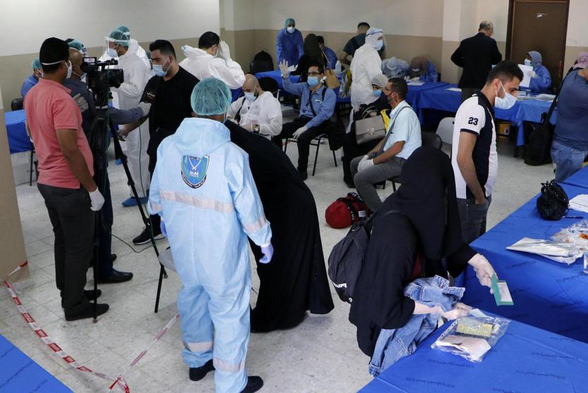 وصول  العالقين عبر معبر الكرامة 