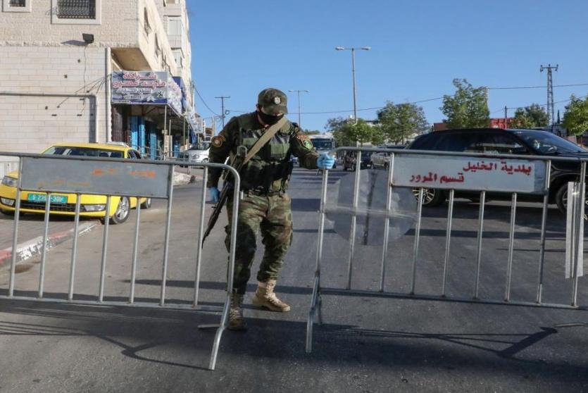 حاجز للامن الفلسطيني 