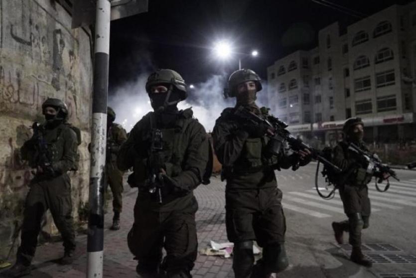 مداهمات الاحتلال الليلية