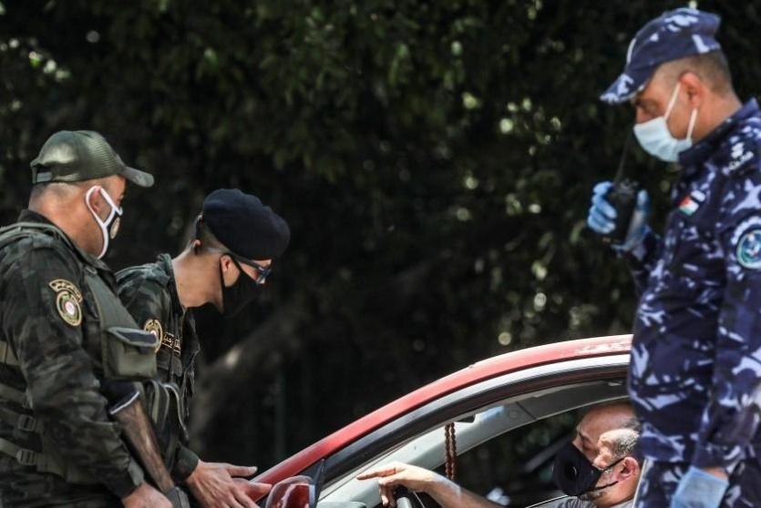 حاجز للامن الفلسطيني 