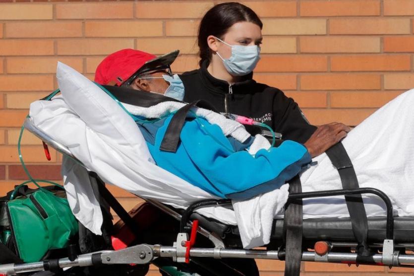 نقل مصاب بكورونا 