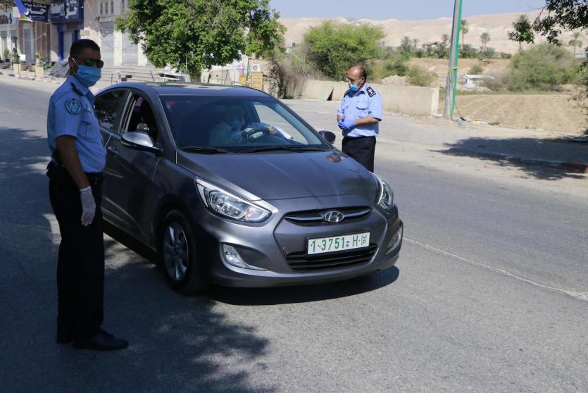 حاجز للامن الفلسطيني 