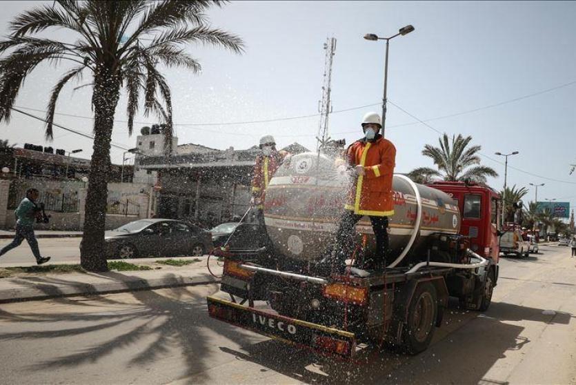 تعقيم الشوارع في غزة 