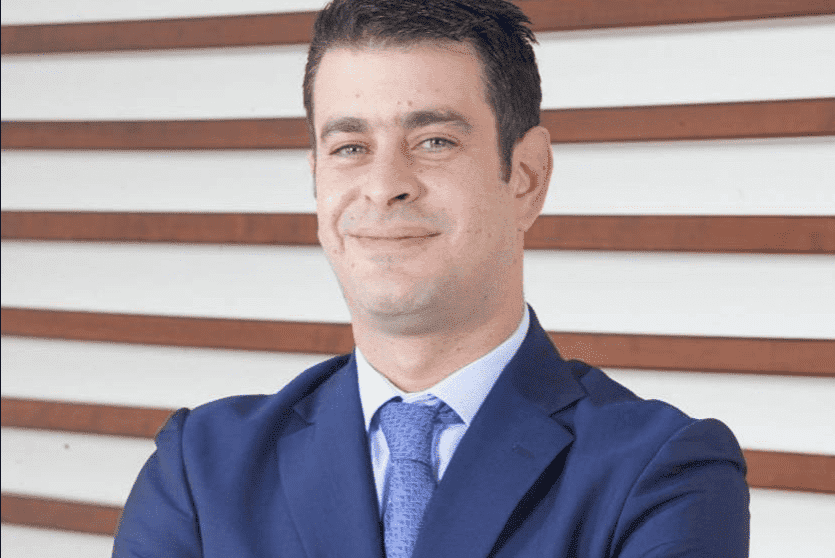 مدير عام البنك الوطني يستقيل من منصبه