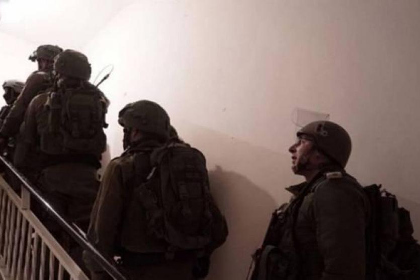 اقتحام قوات الاحتلال لمنزل 