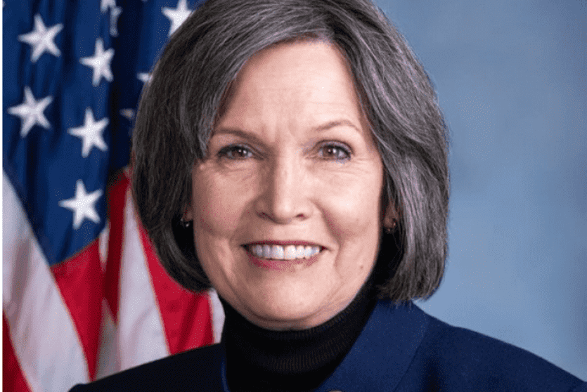 عضو الكونغرس بيتي ماكولوم