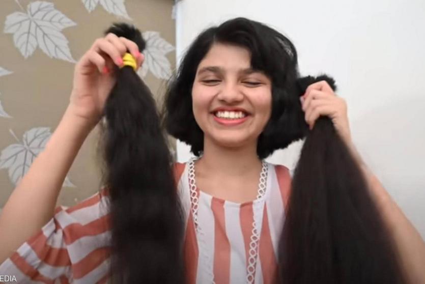 طول شعرها وصل إلى أكثر من 6 أقدام