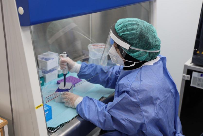 الصحة: 31 وفاة و 2025 إصابة جديدة بفيروس كورونا