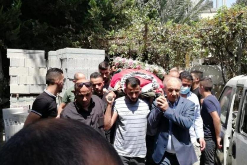 تشييع جثمان المناضلة فاطمة الجعفري