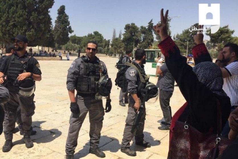قوات الاحتلال في ساحات المسجد الأقصى اليوم