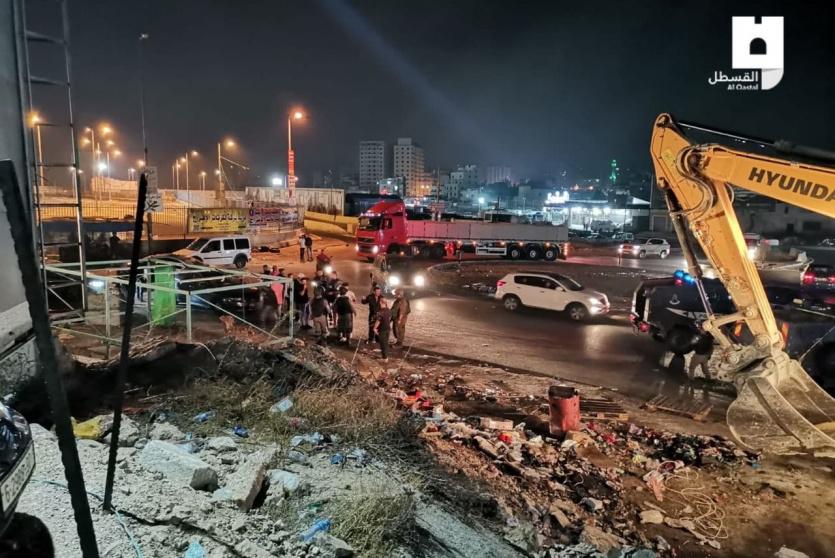 هدم وتجريف محال تجارية في القدس 