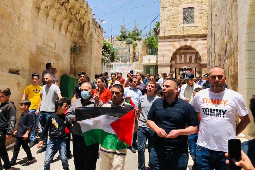 وقفة عند الحرم الإبراهيمي -أرشيف-