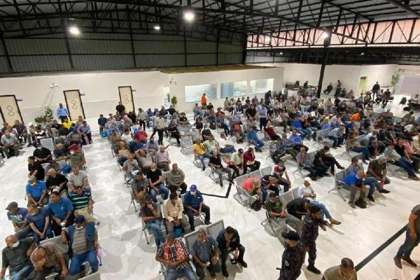 التجار في معبر بيت حانون 